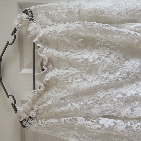 White lace dress - Picture 4 of 4